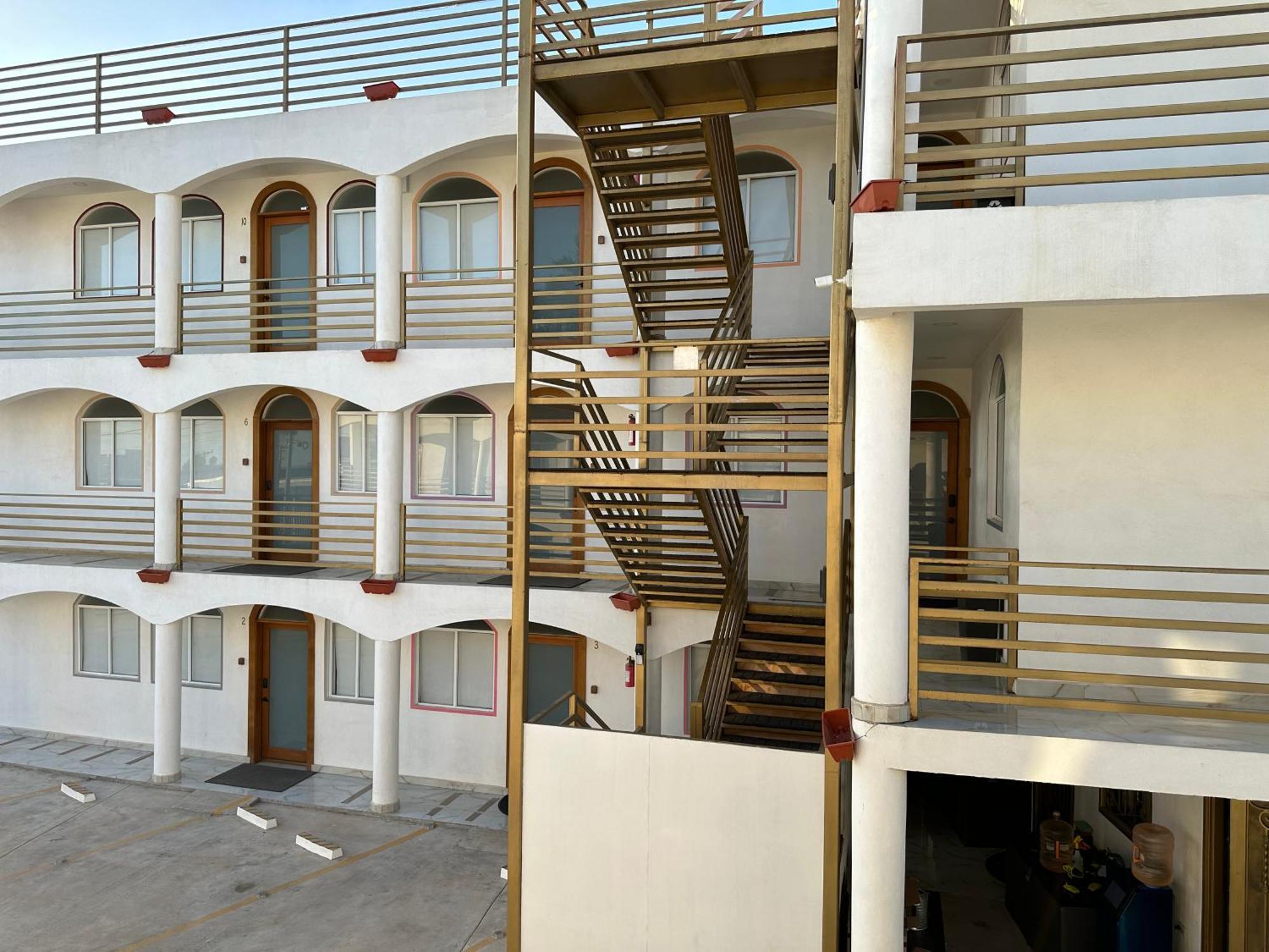 Las Mariposas Mini Suites روزاريتو المظهر الخارجي الصورة